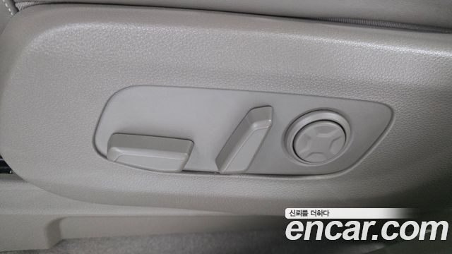 Kia Canival 2023 — photo 31