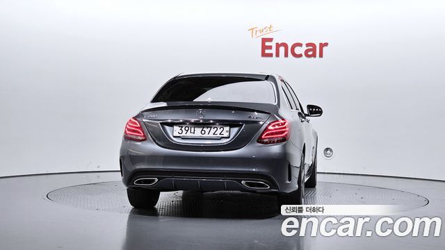 Mercedes-Benz C-Class 2018 — photo 4