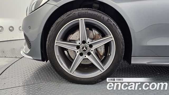 Mercedes-Benz C-Class 2018 — photo 5