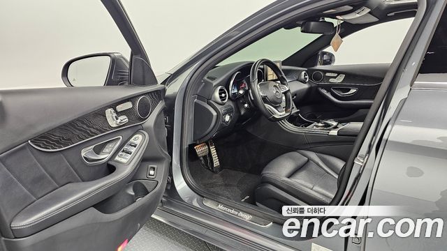 Mercedes-Benz C-Class 2018 — photo 13