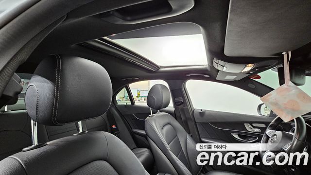 Mercedes-Benz C-Class 2018 — photo 24
