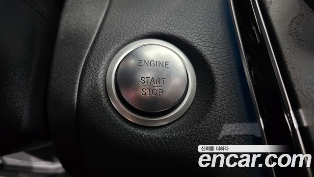 Mercedes-Benz C-Class 2018 — photo 28