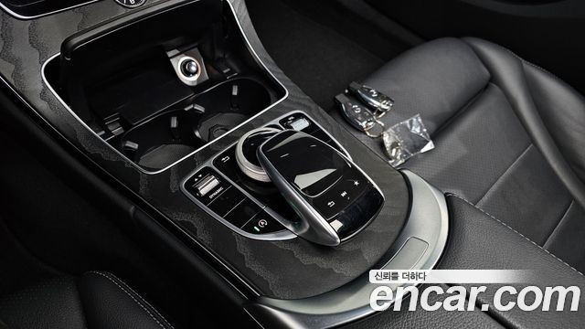 Mercedes-Benz C-Class 2018 — photo 32