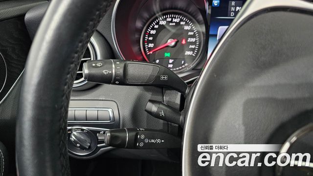 Mercedes-Benz C-Class 2018 — photo 35