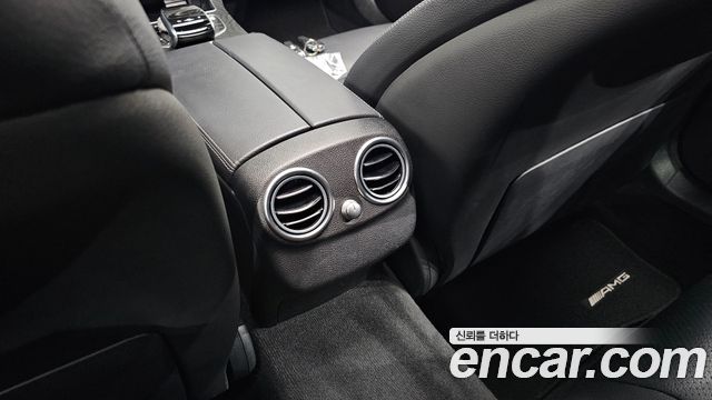 Mercedes-Benz C-Class 2018 — photo 37