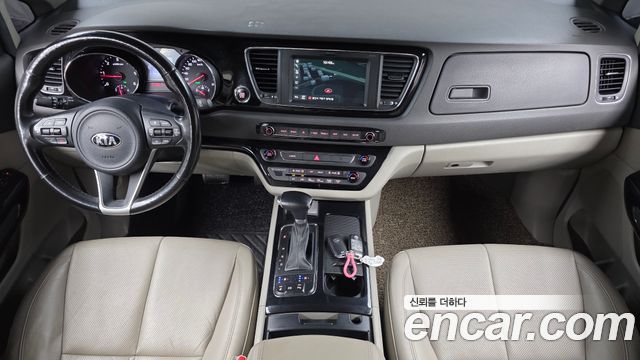 Kia Canival 2018 — photo 7