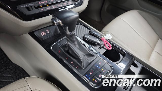 Kia Canival 2018 — photo 9