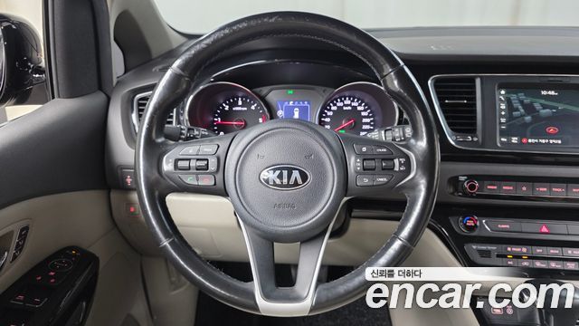 Kia Canival 2018 — photo 13