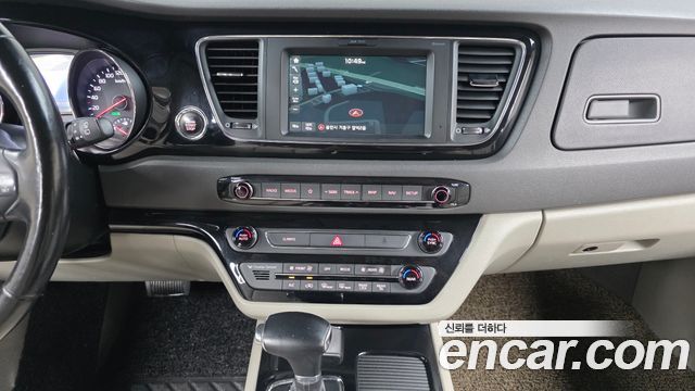 Kia Canival 2018 — photo 14