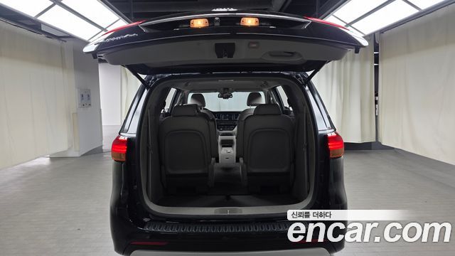 Kia Canival 2018 — photo 20