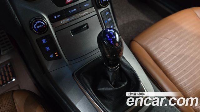 Hyundai Genesis 2012 — photo 9