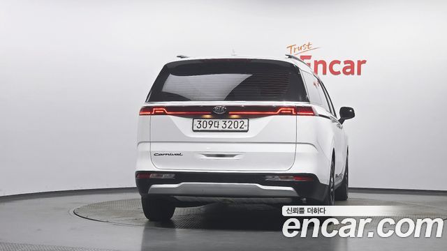 Kia Canival 2021 — photo 4