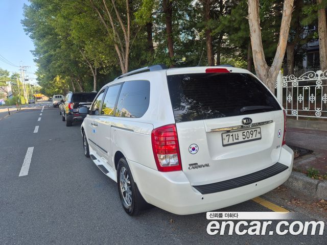 Kia Canival 2013 — photo 3