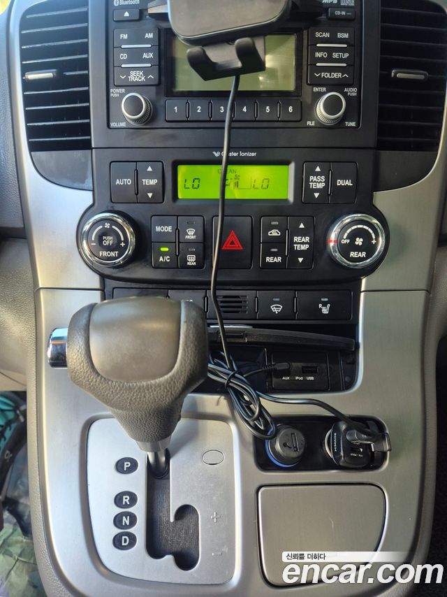 Kia Canival 2013 — photo 9