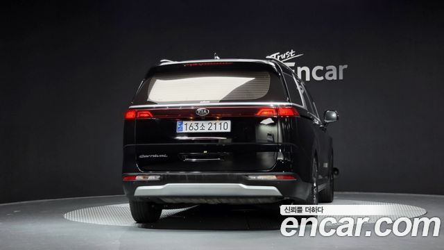 Kia Canival 2021 — photo 4
