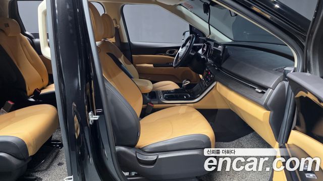 Kia Canival 2021 — photo 17