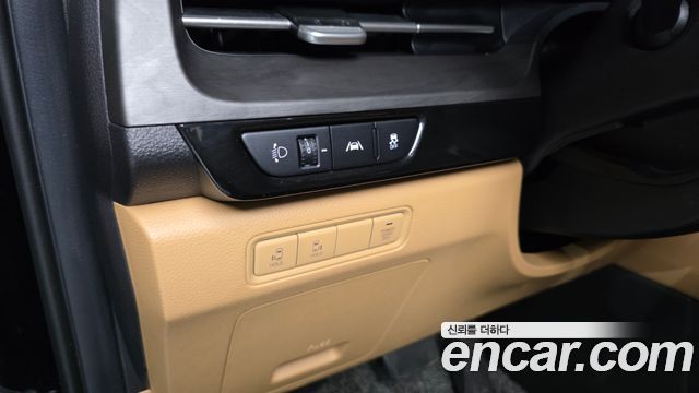 Kia Canival 2021 — photo 23