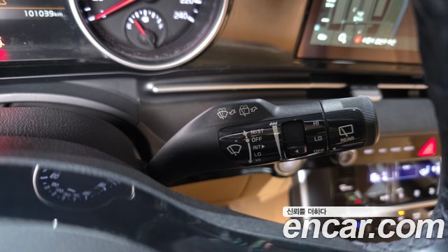 Kia Canival 2021 — photo 29