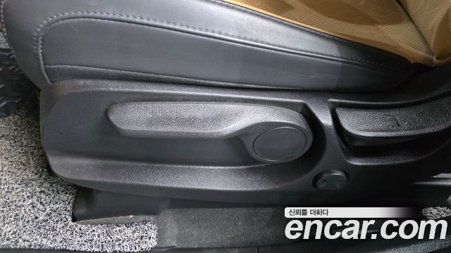 Kia Canival 2021 — photo 31