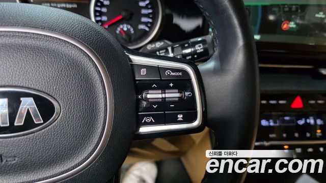 Kia Canival 2021 — photo 32
