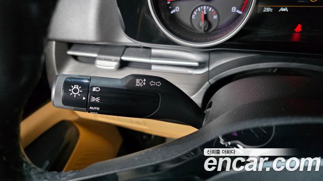 Kia Canival 2021 — photo 35