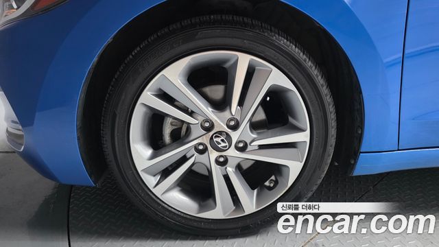 Hyundai AVANTE 2018 — photo 5