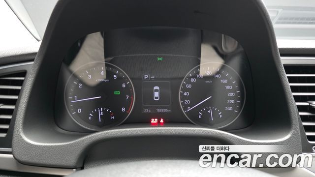 Hyundai AVANTE 2018 — photo 11