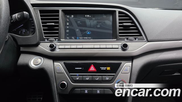Hyundai AVANTE 2018 — photo 19