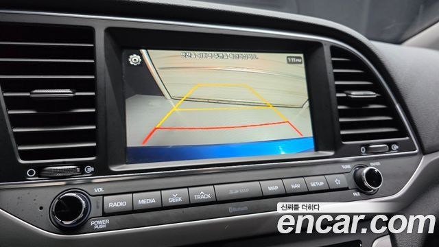 Hyundai AVANTE 2018 — photo 21