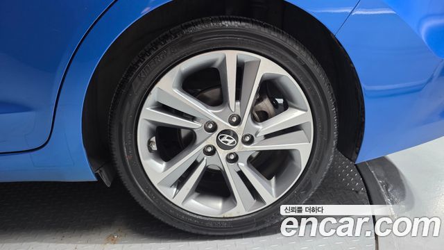 Hyundai AVANTE 2018 — photo 7