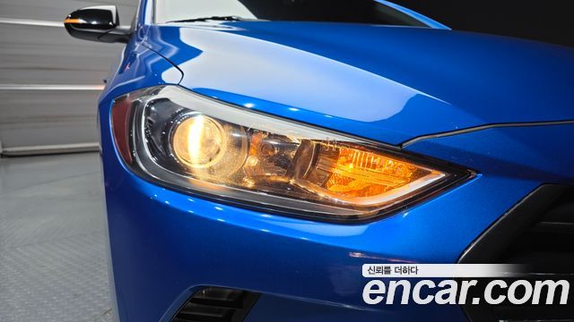 Hyundai AVANTE 2018 — photo 8