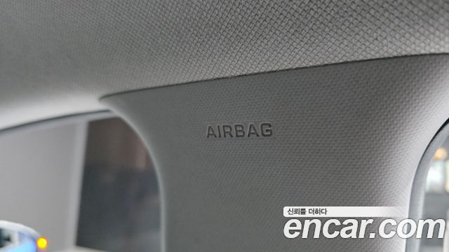 Hyundai AVANTE 2018 — photo 27