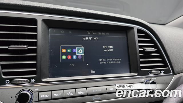 Hyundai AVANTE 2018 — photo 30