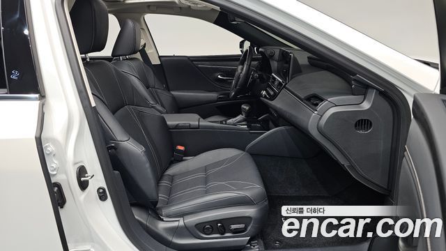 Lexus ES 2025 — photo 17