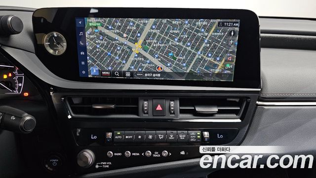 Lexus ES 2025 — photo 20