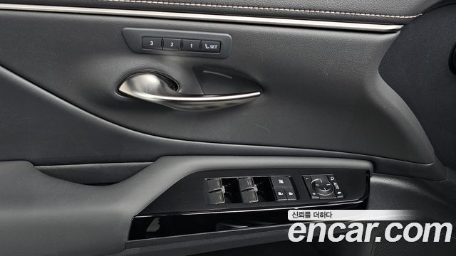 Lexus ES 2025 — photo 25