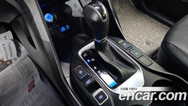 Hyundai Santafe 2018 — photo 12