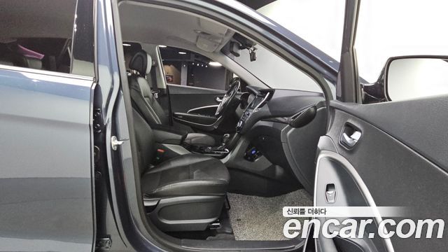 Hyundai Santafe 2018 — photo 17