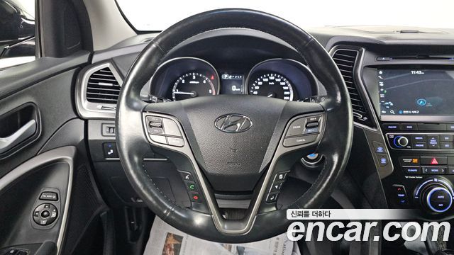 Hyundai Santafe 2018 — photo 23
