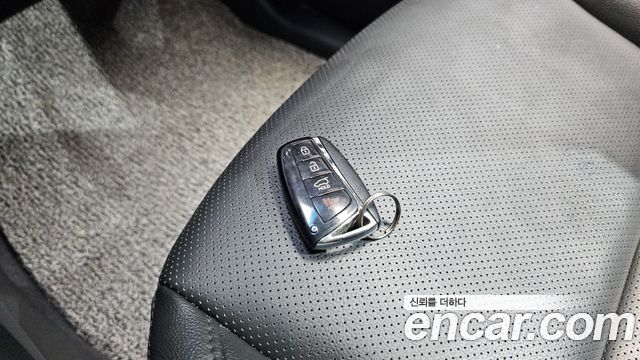 Hyundai Santafe 2018 — photo 28