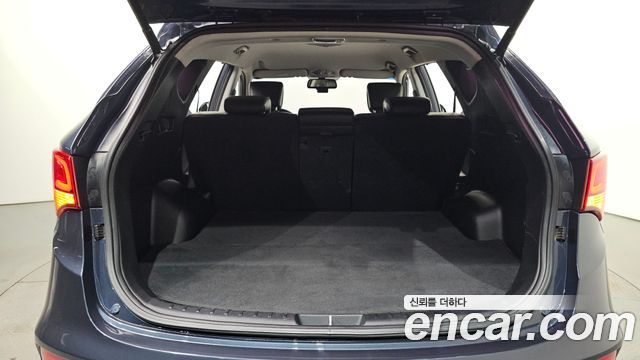 Hyundai Santafe 2018 — photo 32