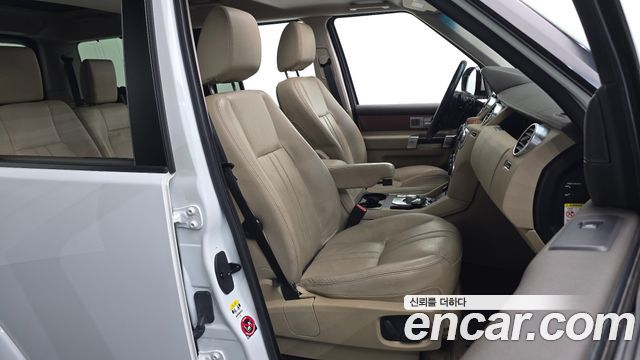 Land Rover Discovery 2016 — photo 12