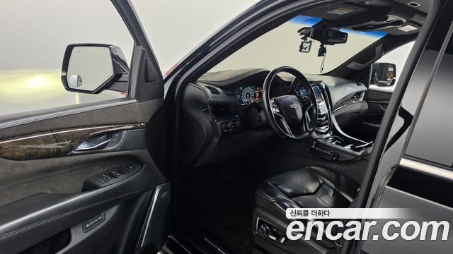 Cadillac Escalade 2016 — photo 10