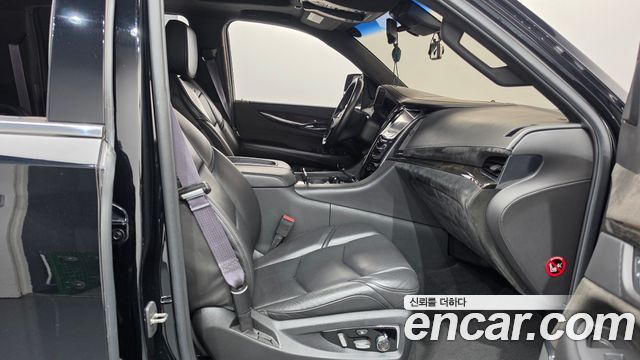 Cadillac Escalade 2016 — photo 11