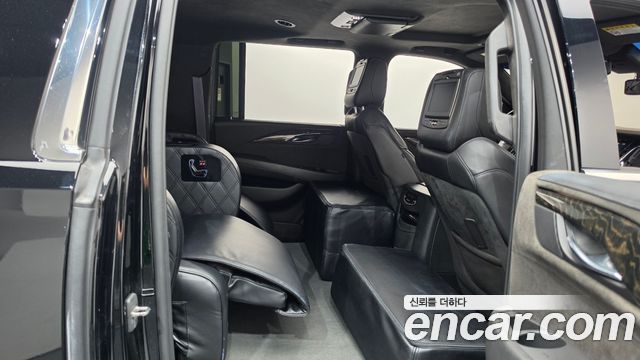Cadillac Escalade 2016 — photo 12