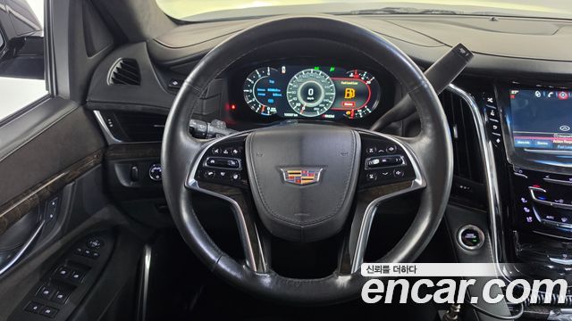 Cadillac Escalade 2016 — photo 13