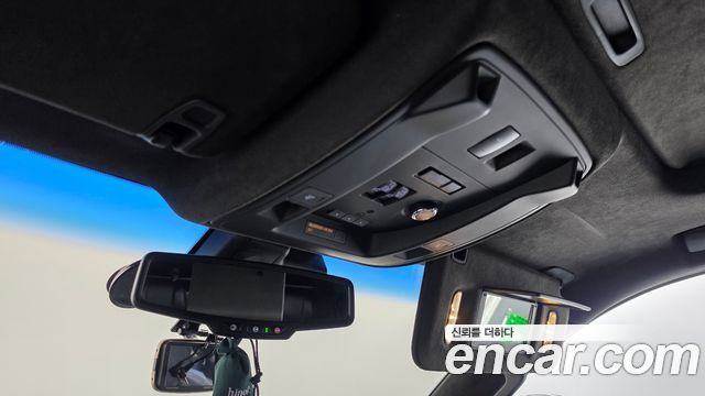 Cadillac Escalade 2016 — photo 17