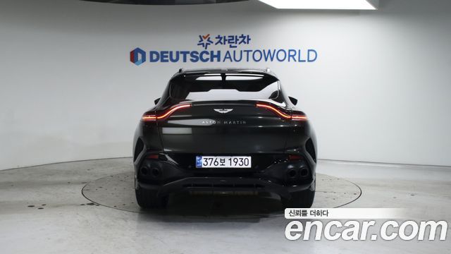 Aston Martin DBX 2023 — photo 4