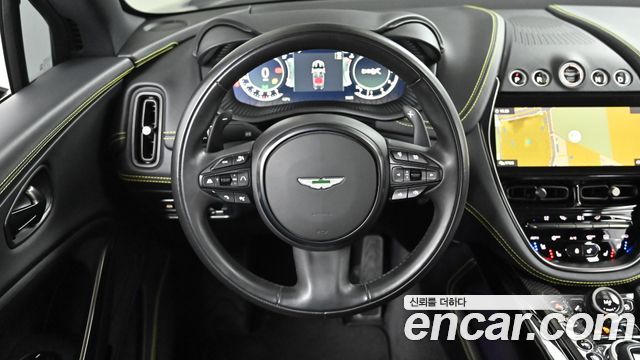 Aston Martin DBX 2023 — photo 13
