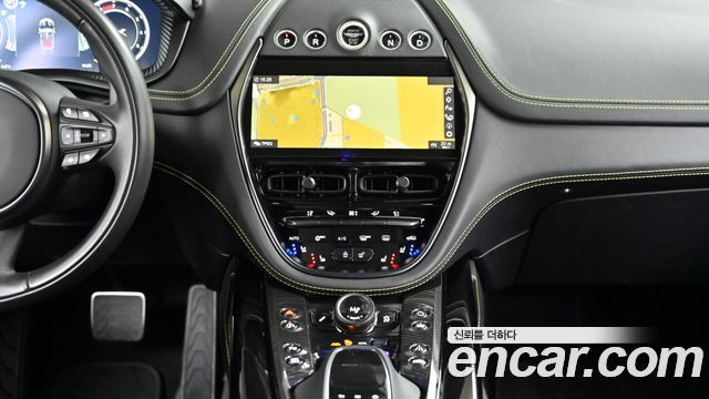 Aston Martin DBX 2023 — photo 14